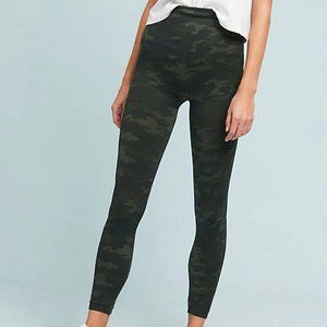 Spanx Look at Me Now Seamless Leggings in Green Camo, Size XL